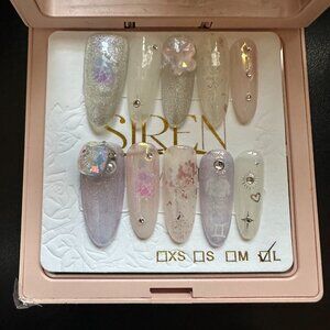 Gemini high-quality handcrafted reusable press on nails.